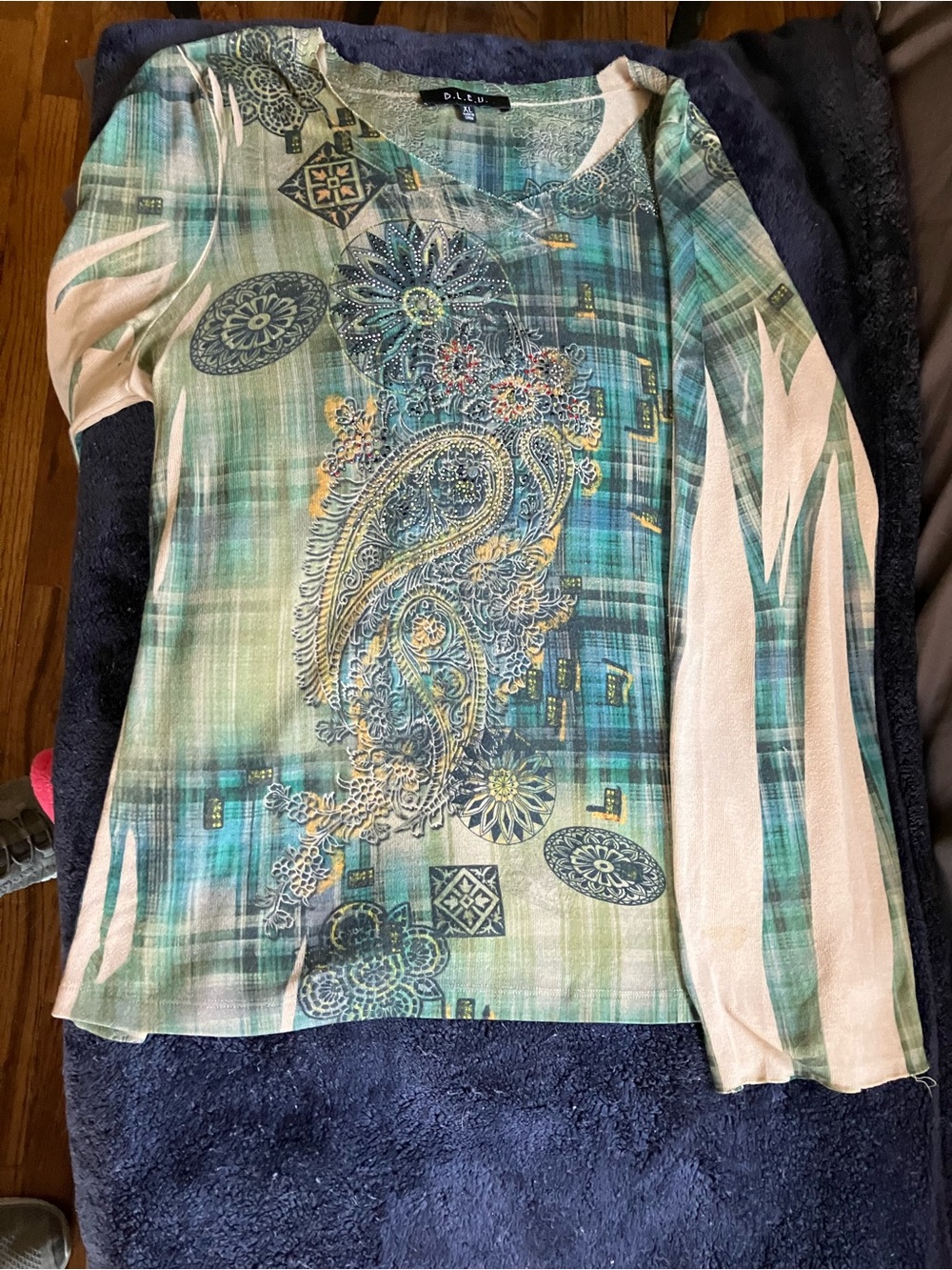 D.I.D. Green Paisley Print Long-Sleeve Women's Blouse